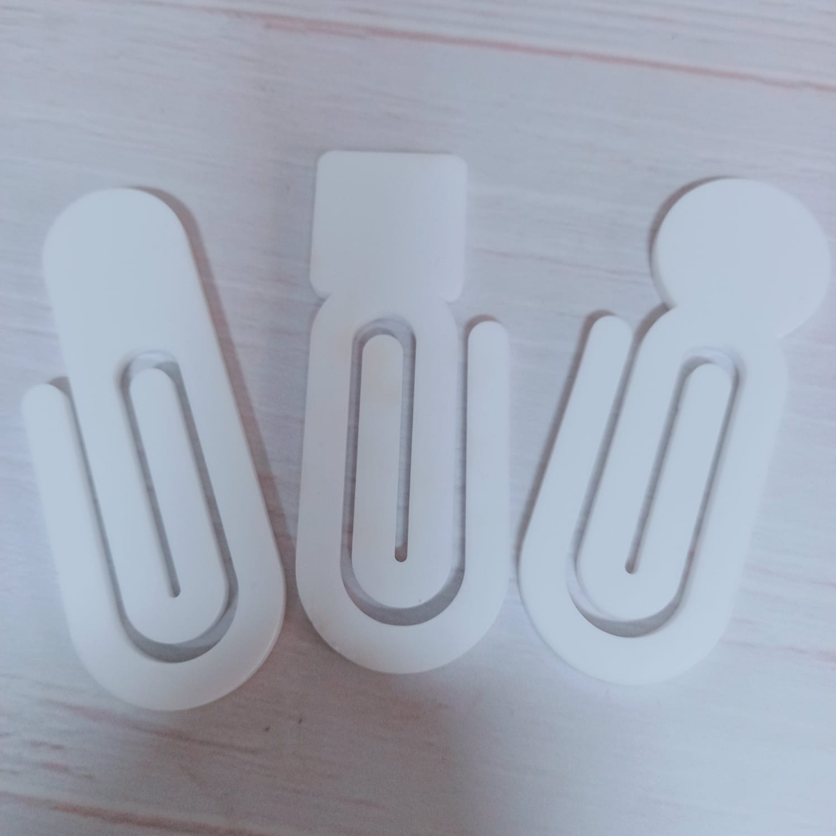 Clip para personalizar acrílico blanco diseños surtidos 12un