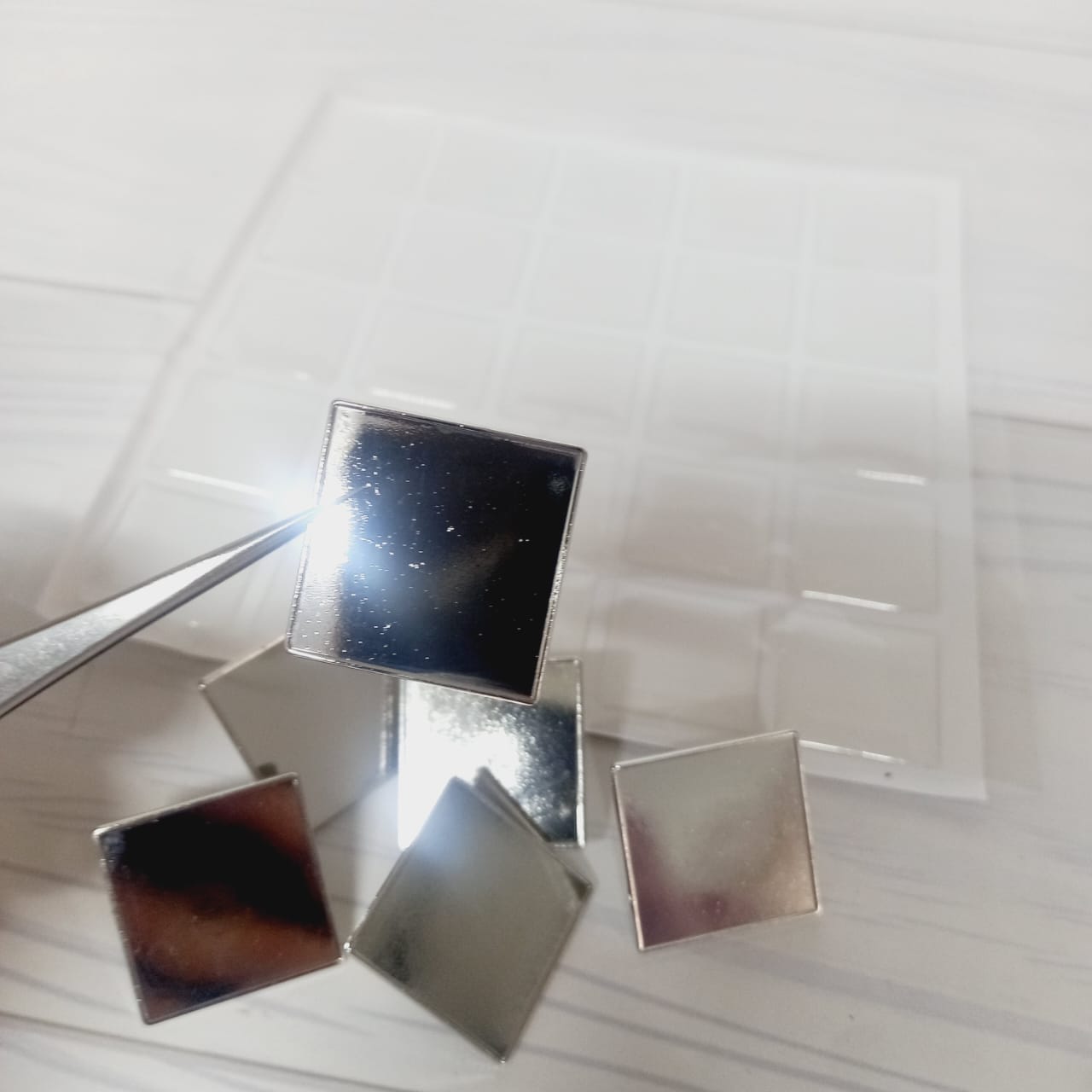 Pin cuadrado 25mm + Domo