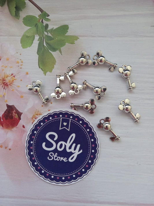 Dije metálico - llave mickey plateada #30