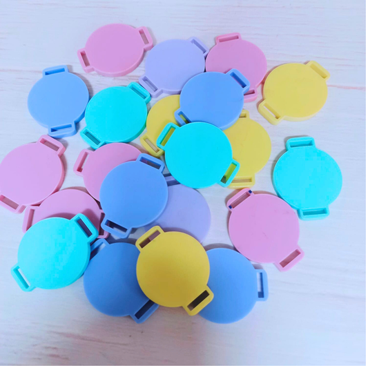 Dije acrílico pasa elástico Mix Colores