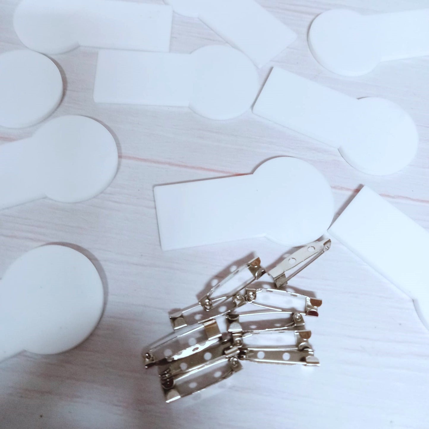 Pin para sublimar + Gancho prendedor